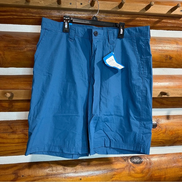 Columbia Men's Deep Blue Flat Front Shorts - Picture 1 of 5
